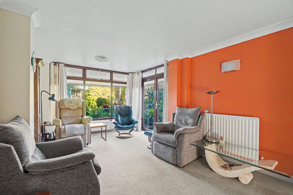 Property photo 3 of 32 Garden Room