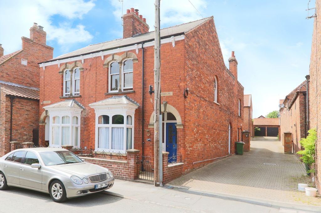 Property photo 2 of 15 3458706