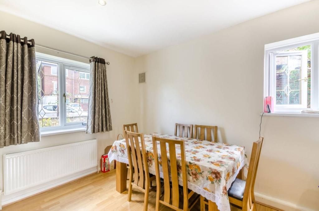 Property photo 3 of 7