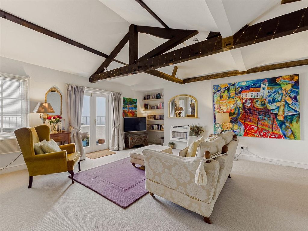 Property photo 2 of 17 Cam03972G0-Pr0275-Still005.Jpg