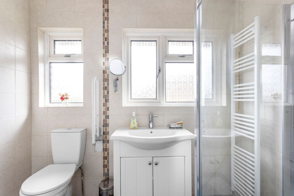 Property photo 3 of 24