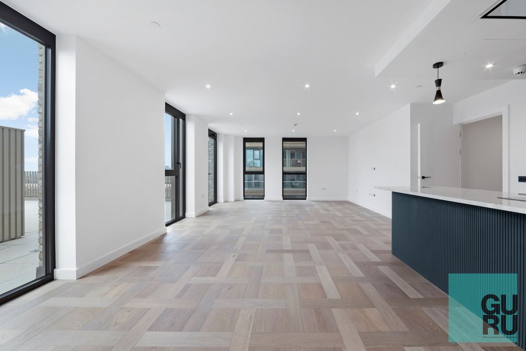 Property photo 3 of 21