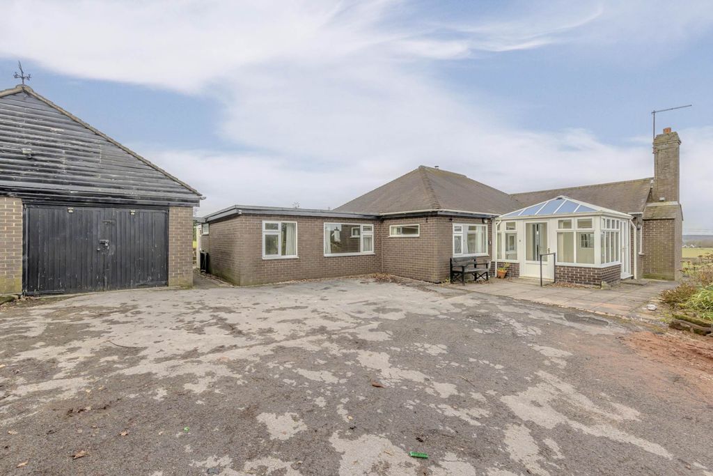 Property photo 2 of 38