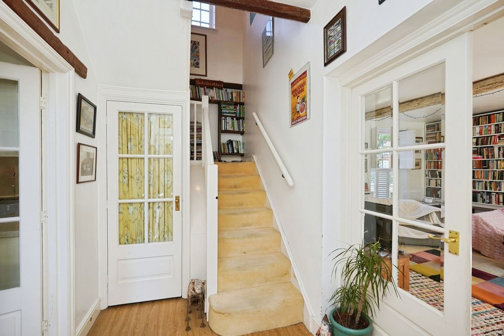 Property photo 3 of 23 Pbox-Img.Jpg