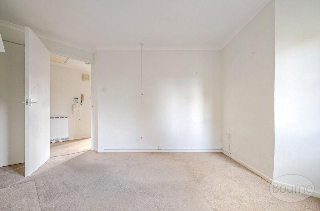 Additional image 8 of 1 bed flat for saleHylton Road, Petersfield, Hampshire GU32