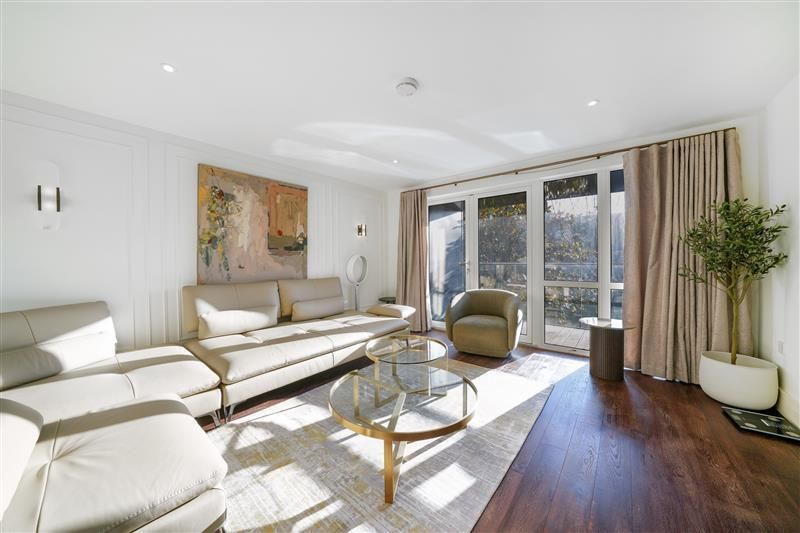 Property photo 2 of 19 2 Sir Alexander Close - La2O6P4c61Zleytbdhme.Jpg