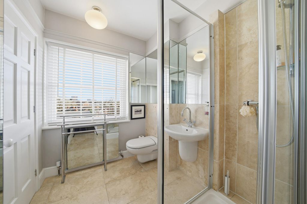 Additional image 17 of 3 bed flat for salePark Terrace, The Park NG1