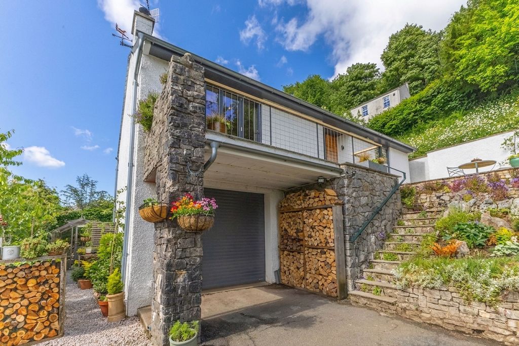 Property photo 1 of 37