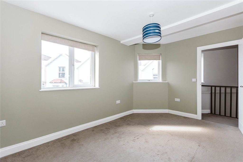 Property photo 2 of 16 Picture No. 04