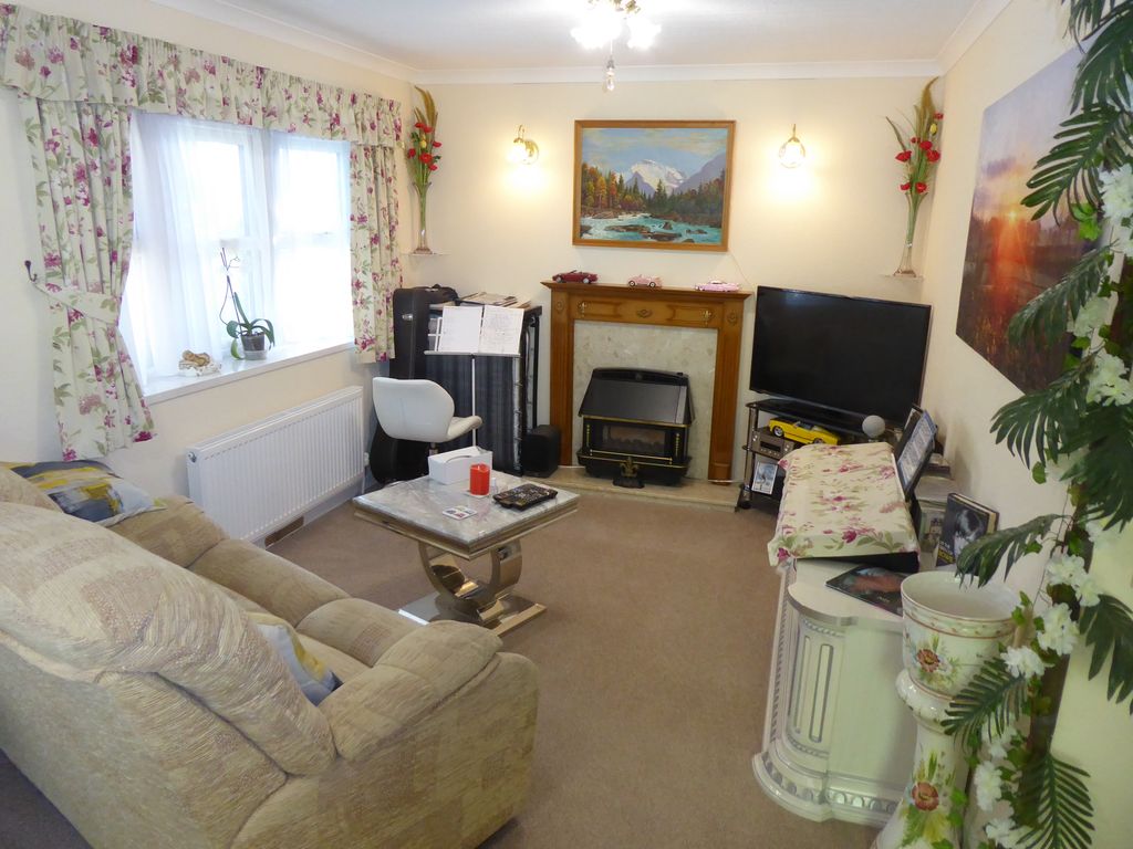 Property photo 3 of 12