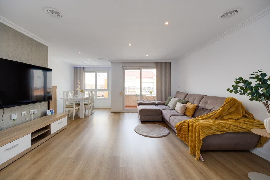 Property photo 1 of 50