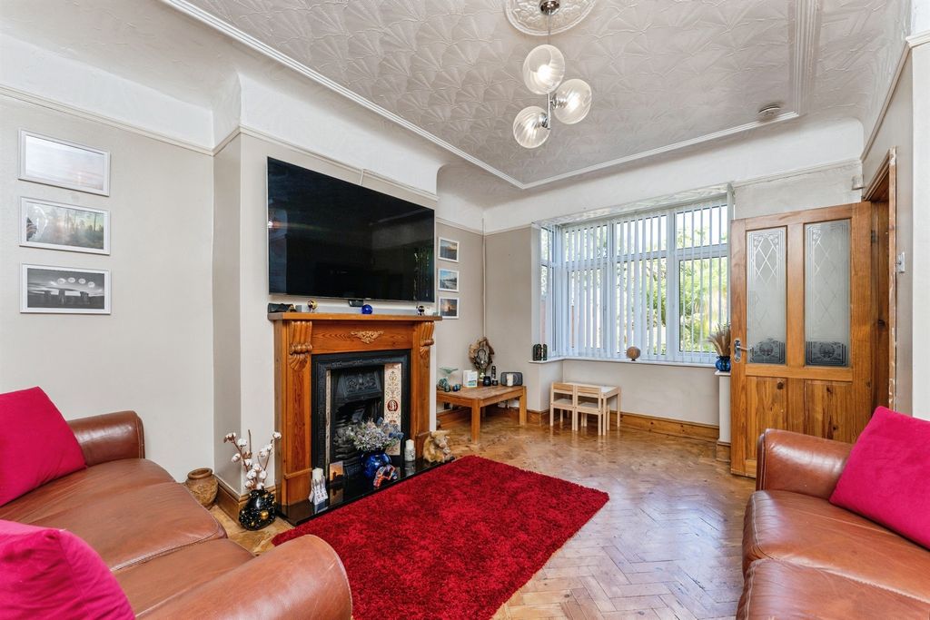 Property photo 2 of 17