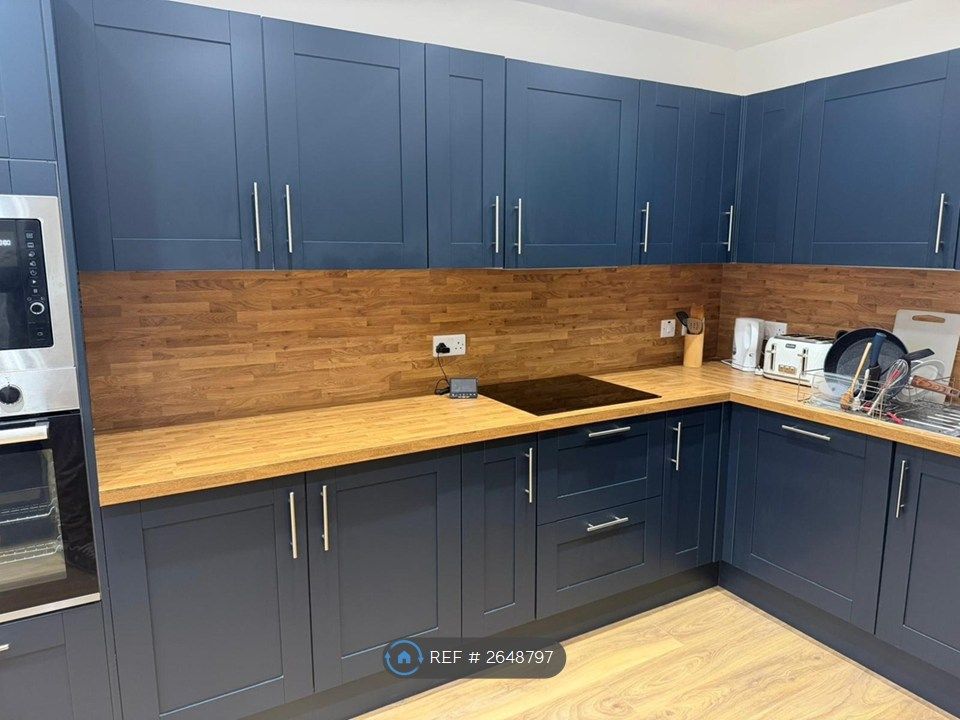 Property photo 1 of 19 Kitchen Built Oven And Microwave Oven