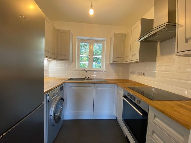 Property photo 3 of 6 Kitchen