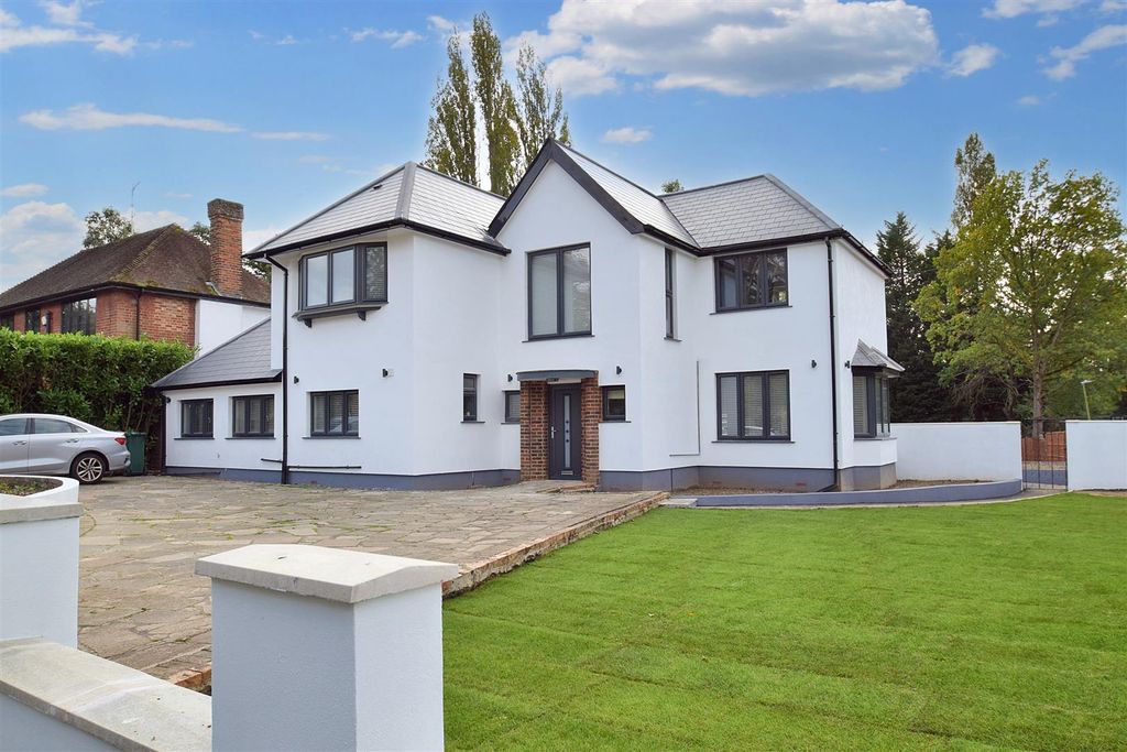 Property photo 1 of 15 External