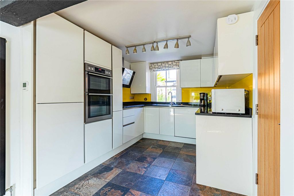 Additional image 9 of 4 bed terraced house to rentThe Old Bakery, Grange Road, Letchmore Heath WD25