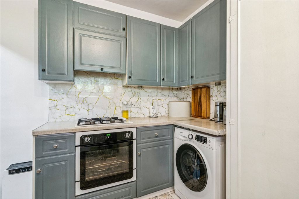 Property photo 2 of 11 Kitchen