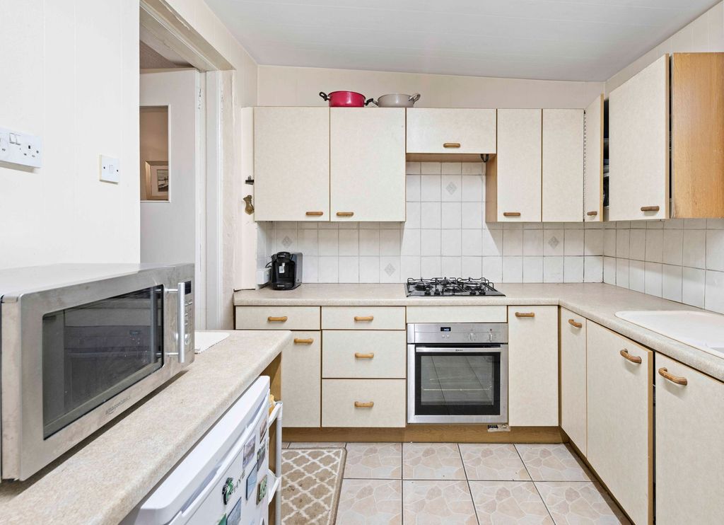 Property photo 3 of 22