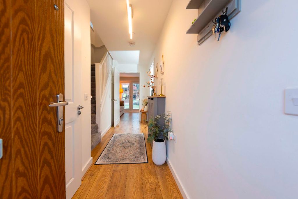 Property photo 3 of 31