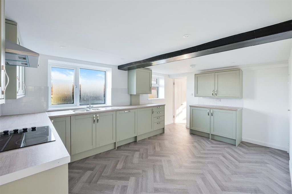 Property photo 3 of 20 Perrotts Farmhouse (11).Jpg