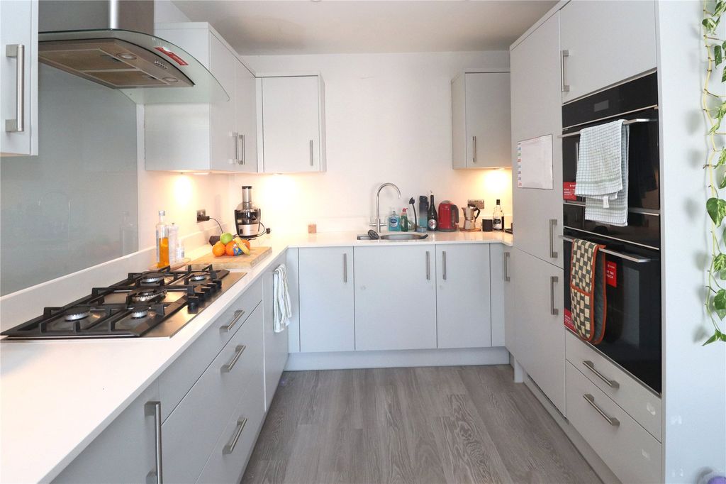 Property photo 2 of 9 Picture No. 20