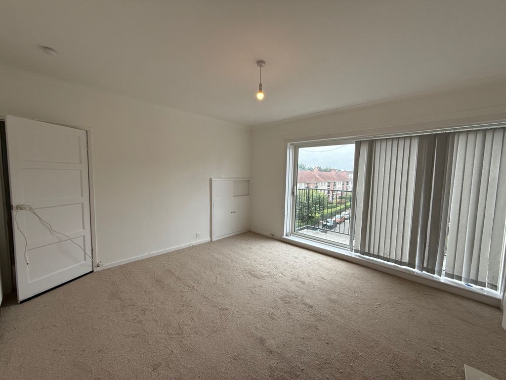 Property photo 3 of 11 Gallery