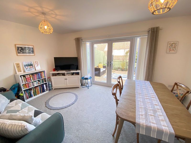 Property photo 2 of 9 Lounge