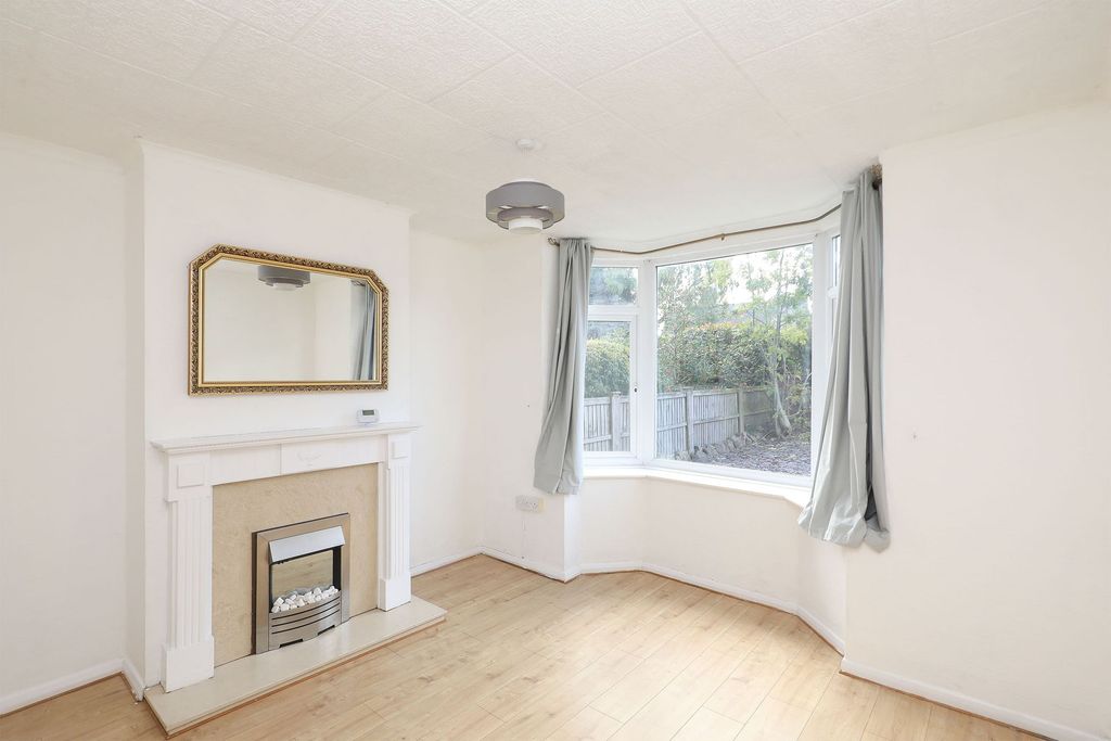 Property photo 2 of 25