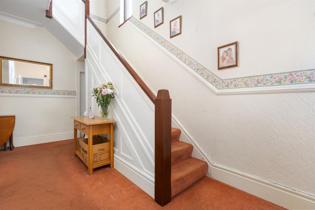 Property photo 2 of 22 49 Devonshire Road, Douglas (11).Jpg