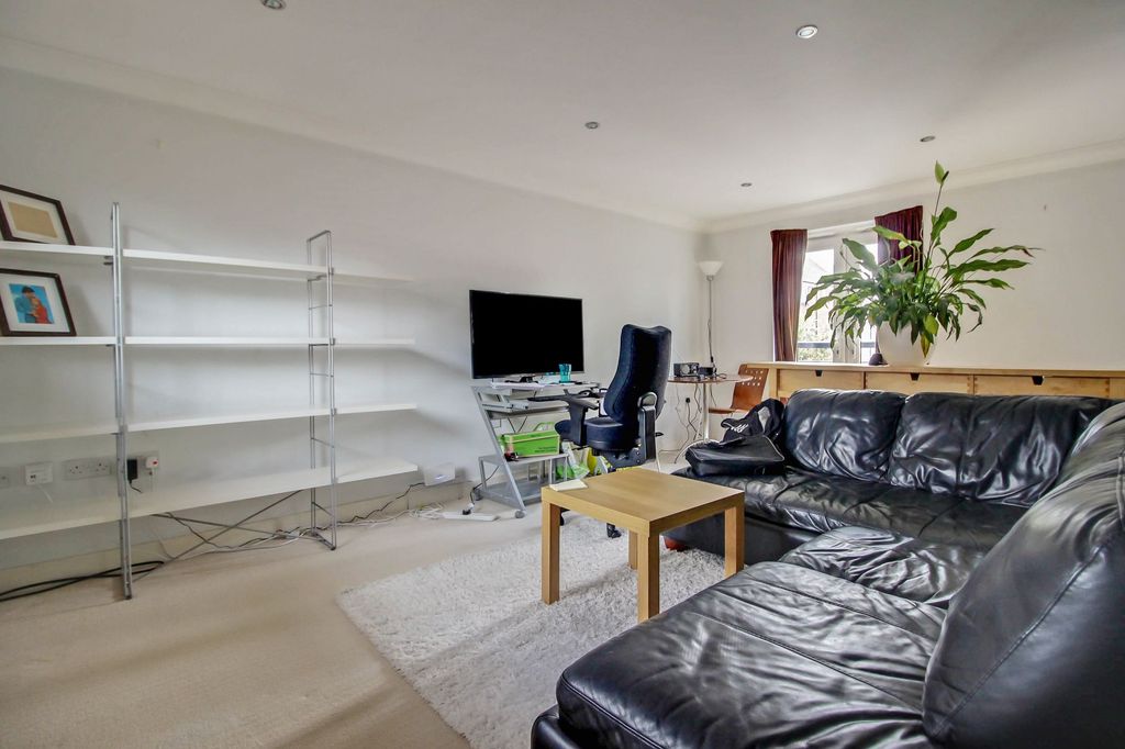 Property photo 2 of 5