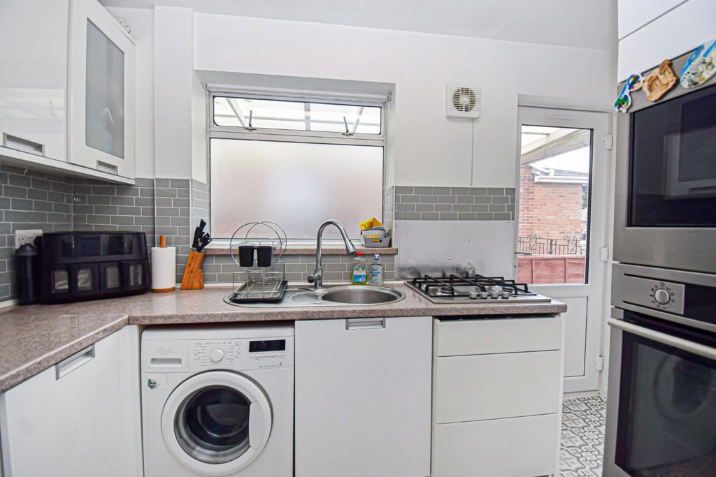 Property photo 3 of 14 Picture No. 11