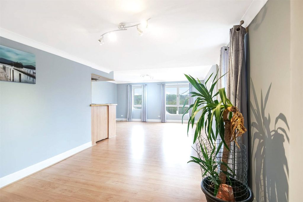 Property photo 2 of 30 Picture No. 03