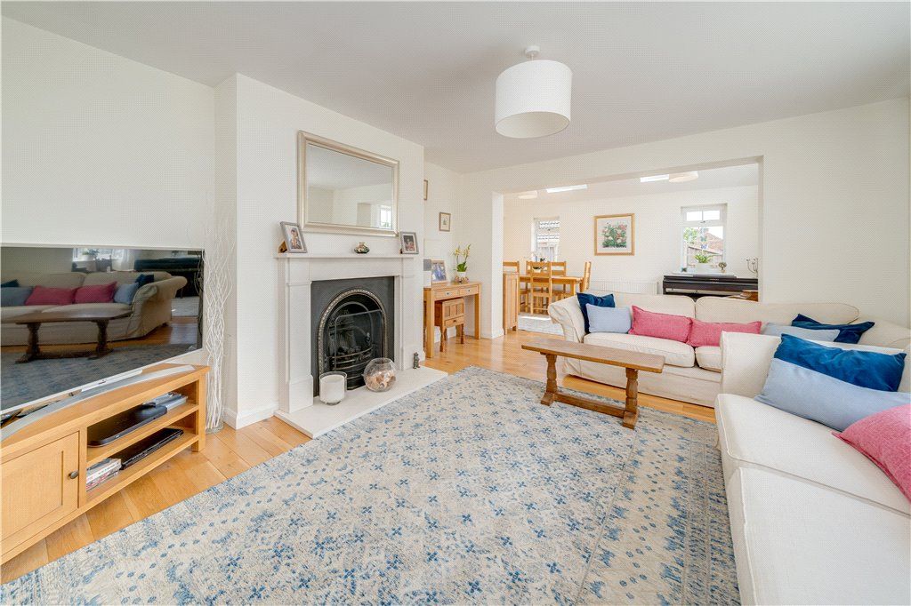 Property photo 3 of 16 Sitting Room