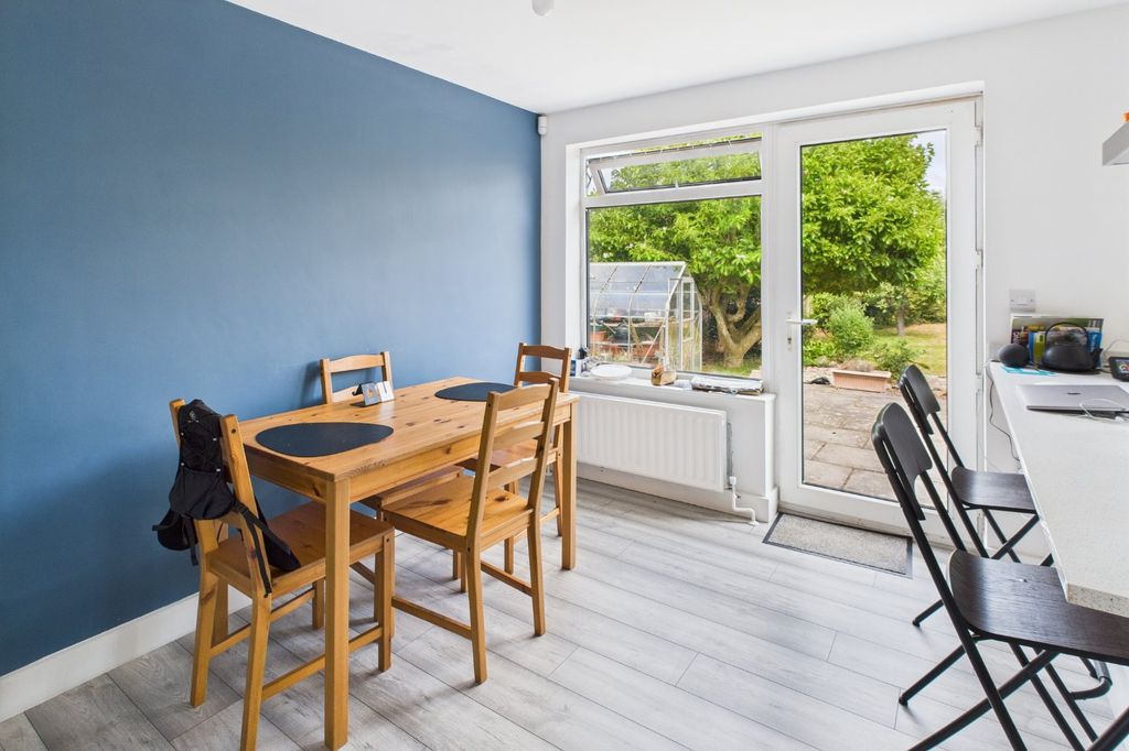 Property photo 3 of 12 Dining Area