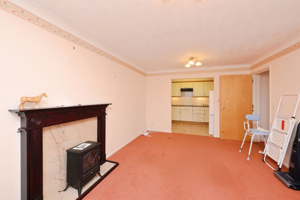 Property photo 3 of 11
