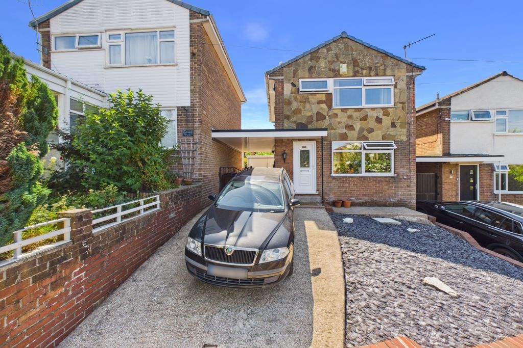 Property photo 1 of 16 Front External