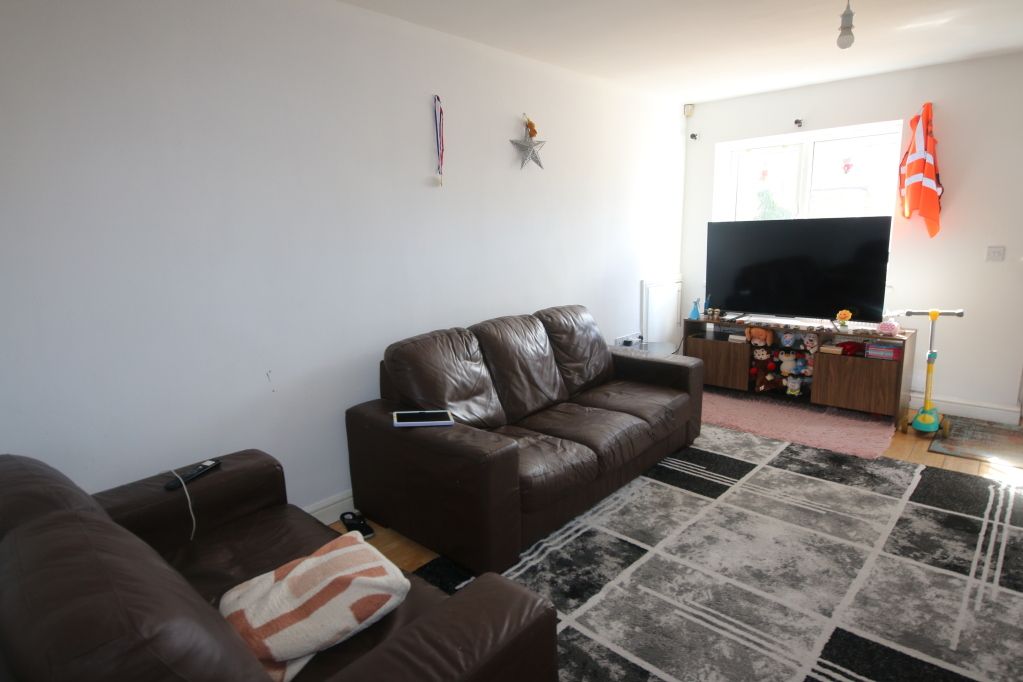 Property photo 2 of 6 Picture No. 13
