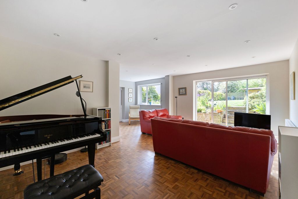 Property photo 3 of 18