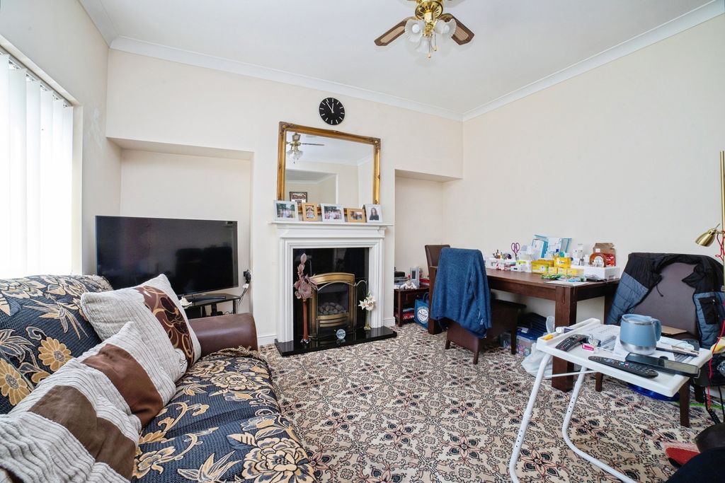 Property photo 3 of 14 Pbox-Img.Jpg
