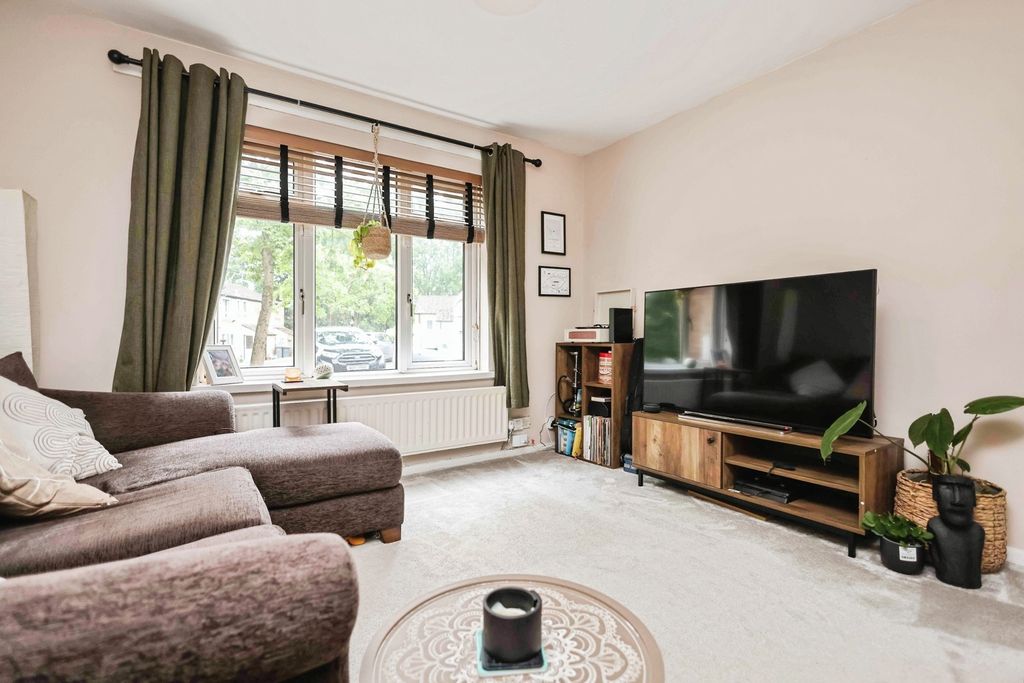 Property photo 2 of 16 Photo