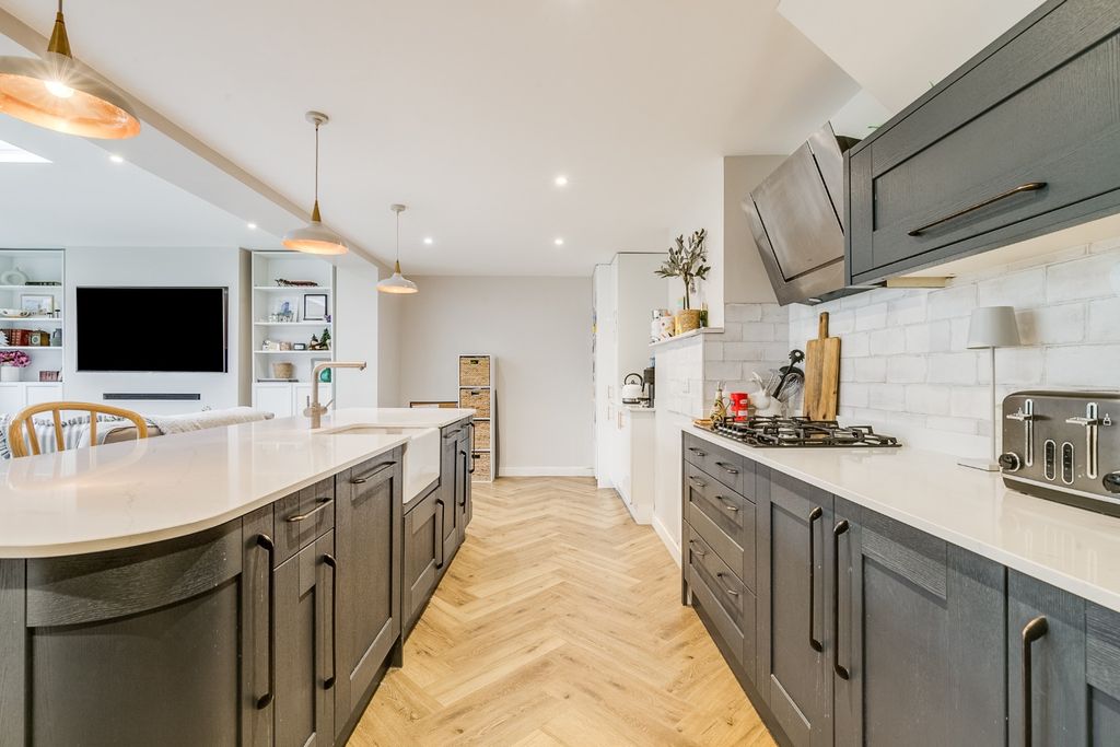 Property photo 3 of 25 4685715