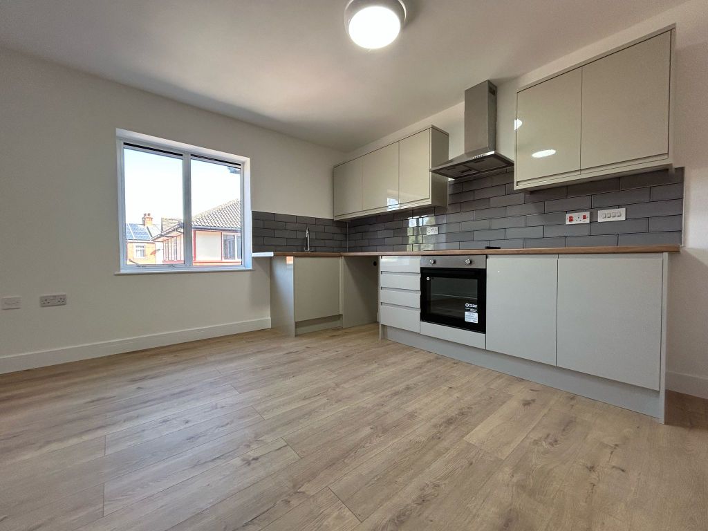 Property photo 2 of 14 Zdjecie Whatsapp 2025-04-17 O 13.03.52_5477Bf91