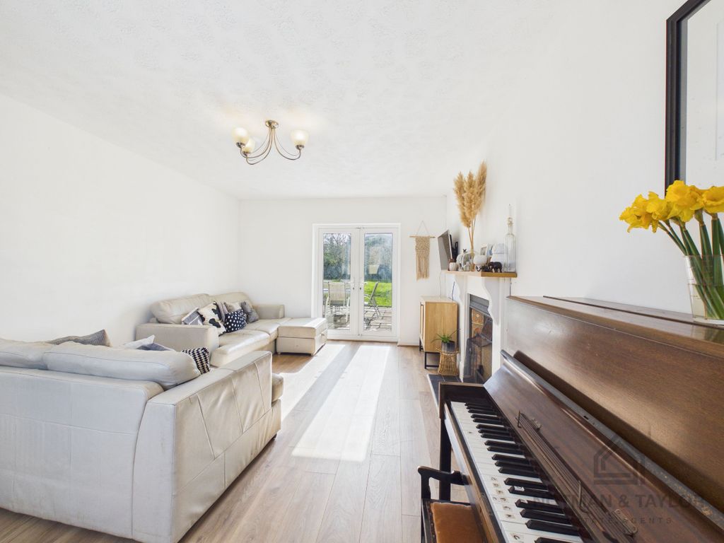 Property photo 3 of 19