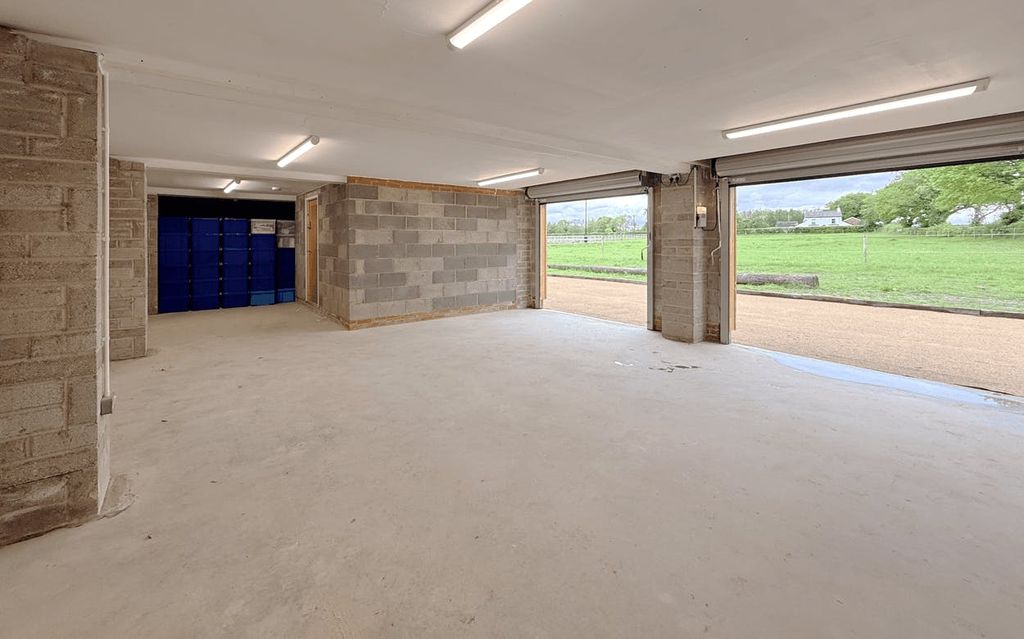 Property photo 1 of 2 Storage-Barn-To-Let_Lymm_Cheshire_0000S_0000S_0002_Layer-17.Png