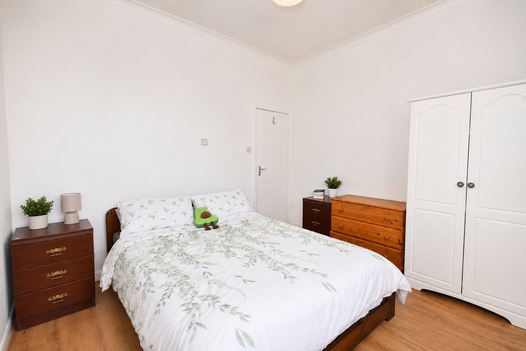 Property photo 3 of 4