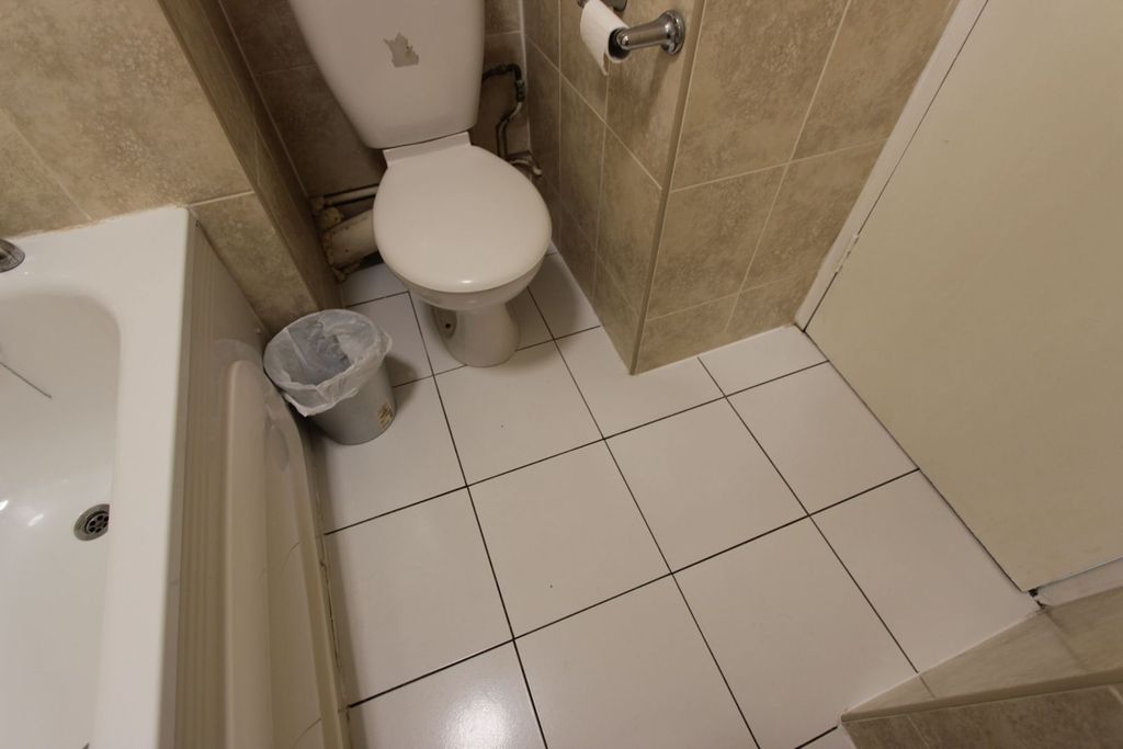 Property photo 1 of 32