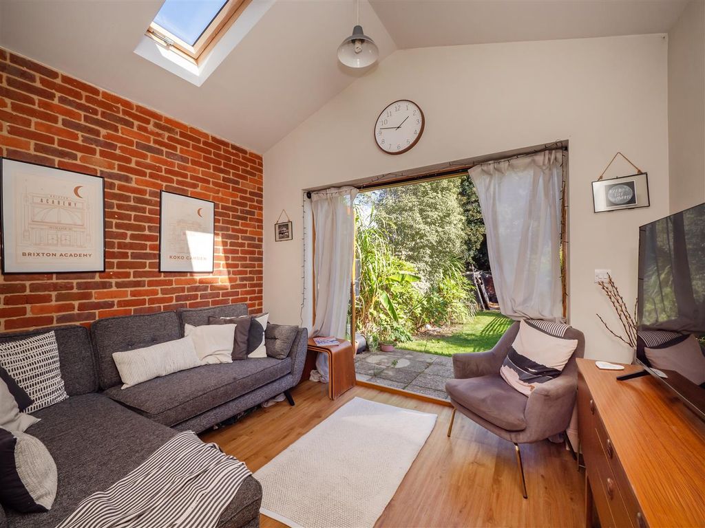 Property photo 2 of 39 52Havelockroad-15.Jpg