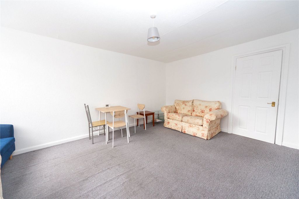 Property photo 3 of 10 Picture No. 01