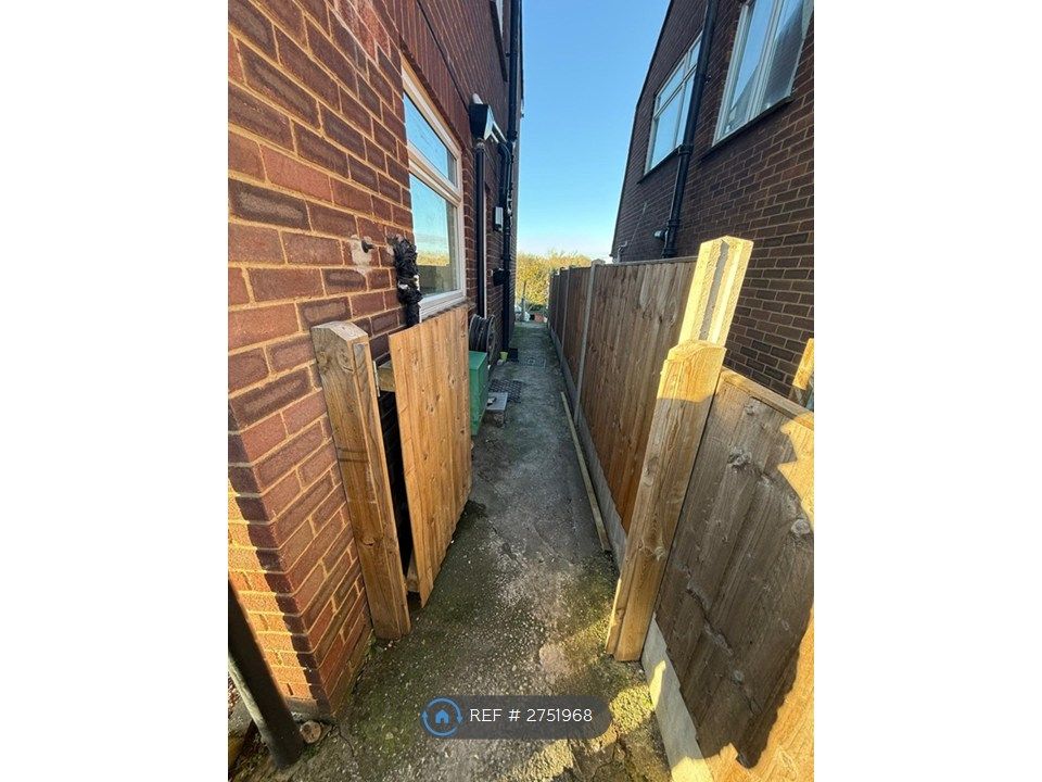 Property photo 2 of 21