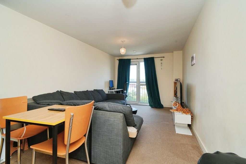 Property photo 3 of 20 Photo